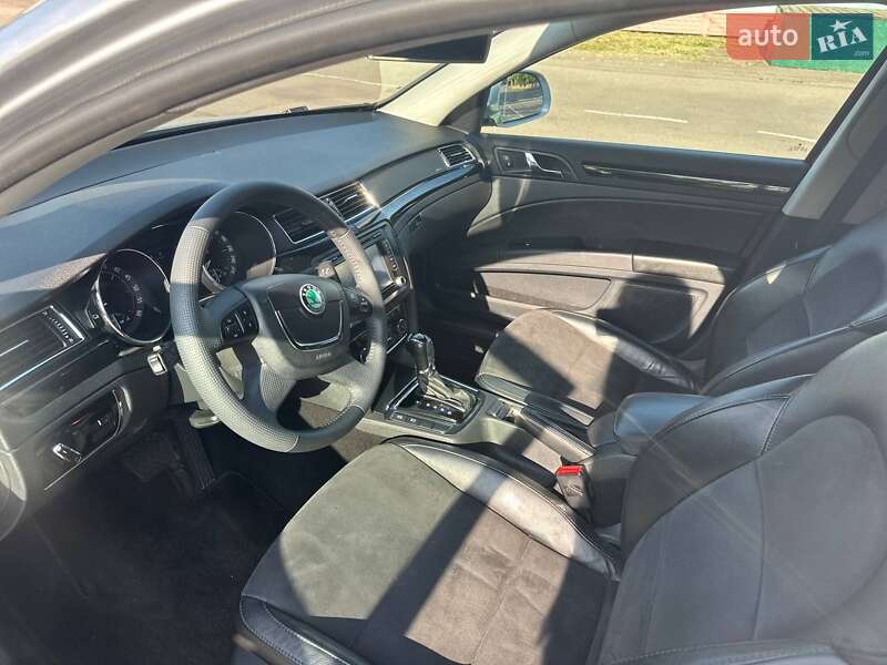 Лифтбек Skoda Superb 2013 в Доброславе
