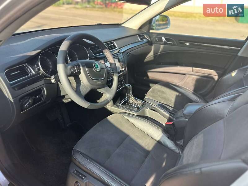 Лифтбек Skoda Superb 2013 в Доброславе