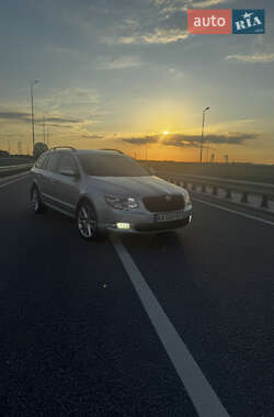 Универсал Skoda Superb 2010 в Вышгороде