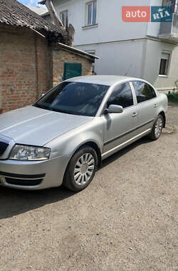 Лифтбек Skoda Superb 2006 в 