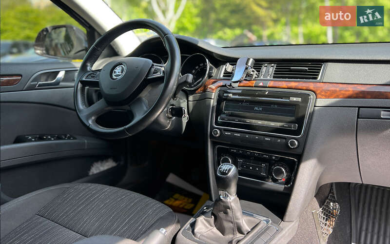 Лифтбек Skoda Superb 2014 в Львове