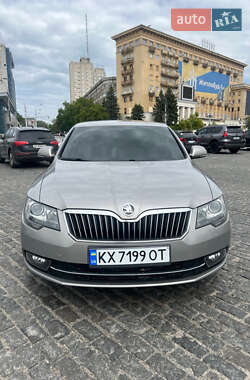 Лифтбек Skoda Superb 2013 в 