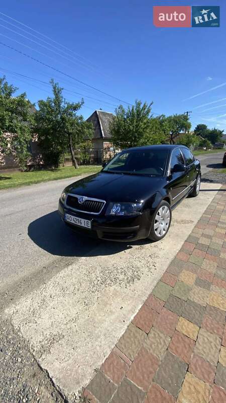 Лифтбек Skoda Superb 2006 в Чопе