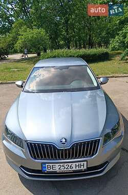 Лифтбек Skoda Superb 2016 в 