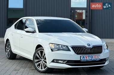 Ліфтбек Skoda Superb 2016 в 