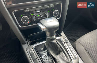 Лифтбек Skoda Superb 2012 в 