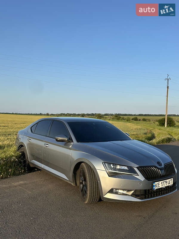 Лифтбек Skoda Superb 2016 в Кривом Роге