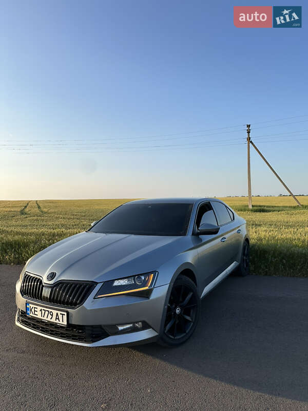Лифтбек Skoda Superb 2016 в Кривом Роге