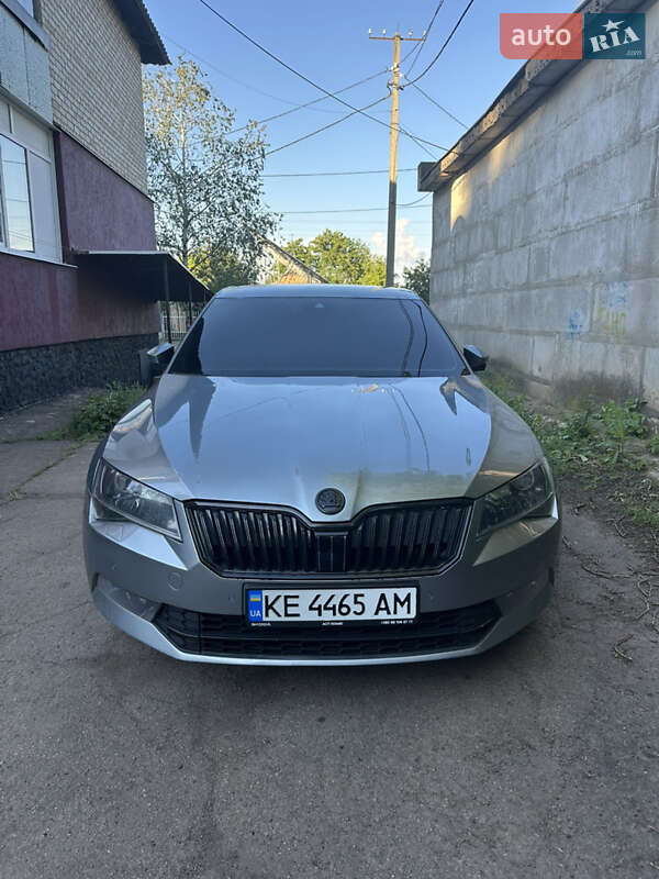 Лифтбек Skoda Superb 2016 в Кривом Роге