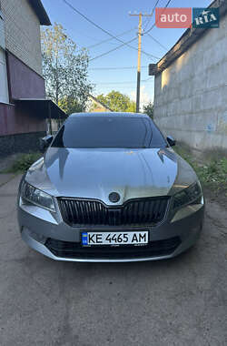 Лифтбек Skoda Superb 2016 в 
