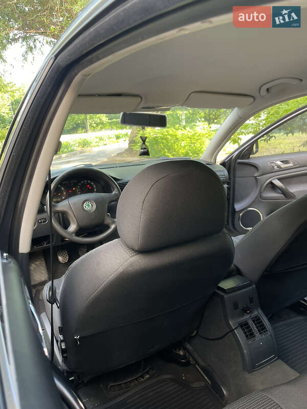Лифтбек Skoda Superb 2006 в Кривом Роге