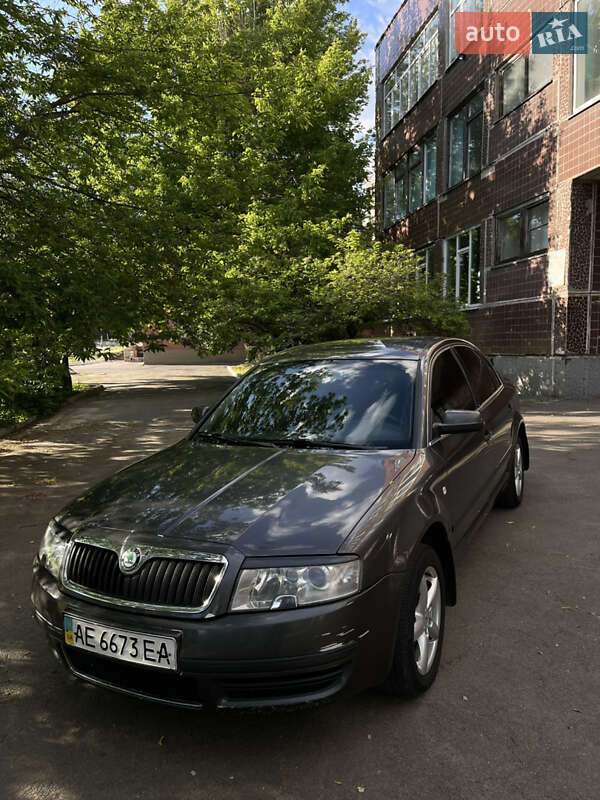 Лифтбек Skoda Superb 2006 в Кривом Роге