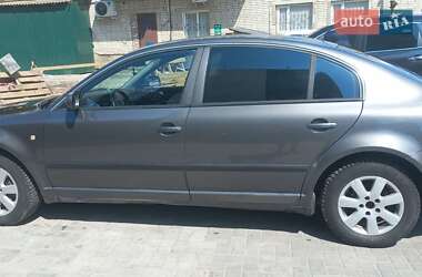 Лифтбек Skoda Superb 2006 в 