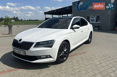 Лифтбек Skoda Superb 2018 в 
