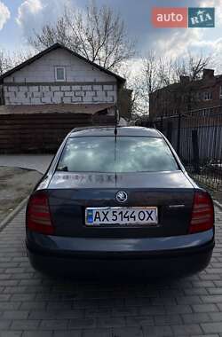 Лифтбек Skoda Superb 2005 в 