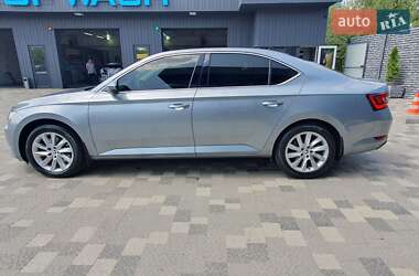 Лифтбек Skoda Superb 2018 в 