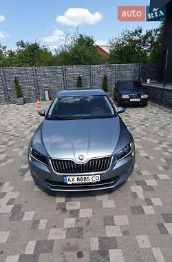 Лифтбек Skoda Superb 2018 в 