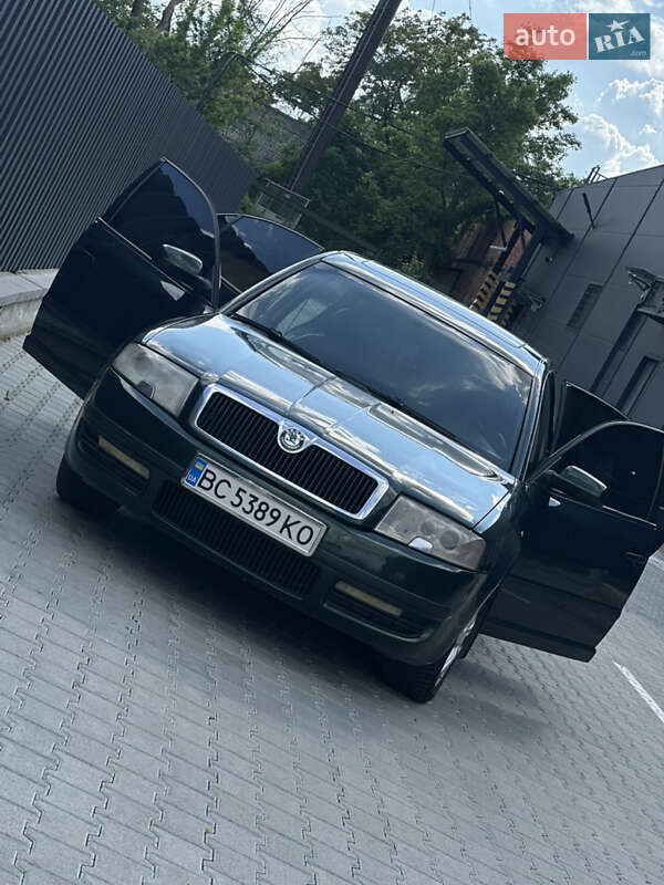 Skoda Superb 2003