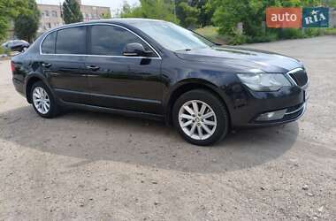 Лифтбек Skoda Superb 2013 в 
