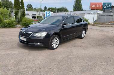 Лифтбек Skoda Superb 2013 в 