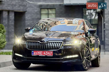 Лифтбек Skoda Superb 2022 в 