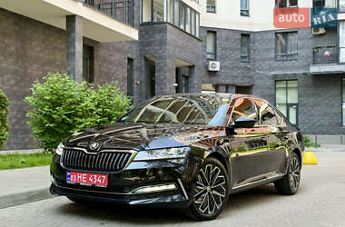 Лифтбек Skoda Superb 2022 в 