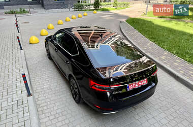 Лифтбек Skoda Superb 2022 в 