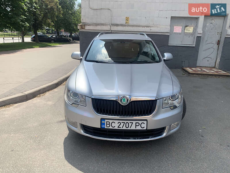 Универсал Skoda Superb 2011 в Чернигове