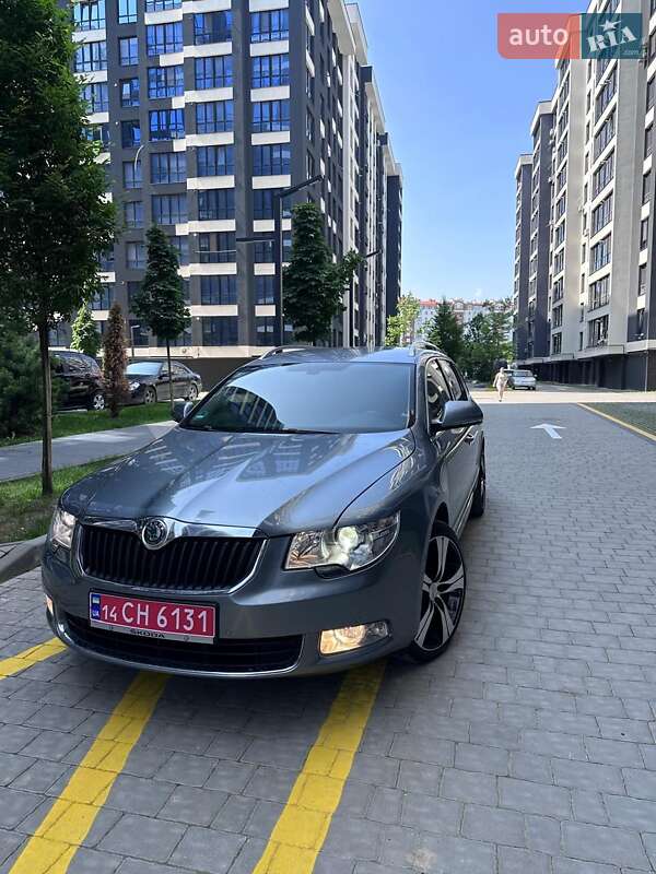 Универсал Skoda Superb 2010 в Ивано-Франковске