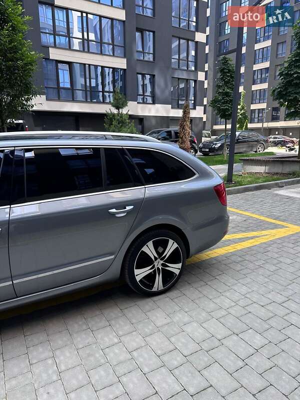 Универсал Skoda Superb 2010 в Ивано-Франковске