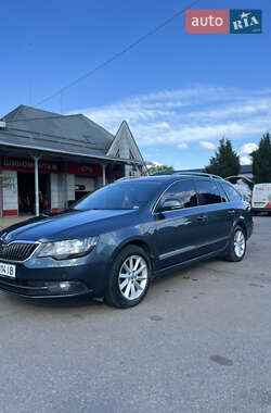 Універсал Skoda Superb 2014 в Ужгороді