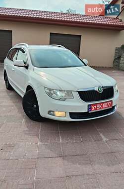Универсал Skoda Superb 2011 в Ровно