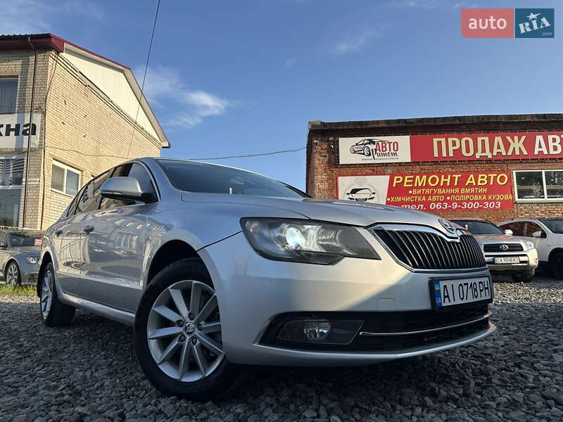 Лифтбек Skoda Superb 2013 в 