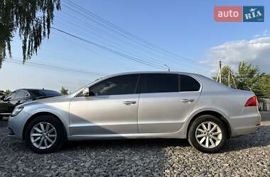 Лифтбек Skoda Superb 2013 в 