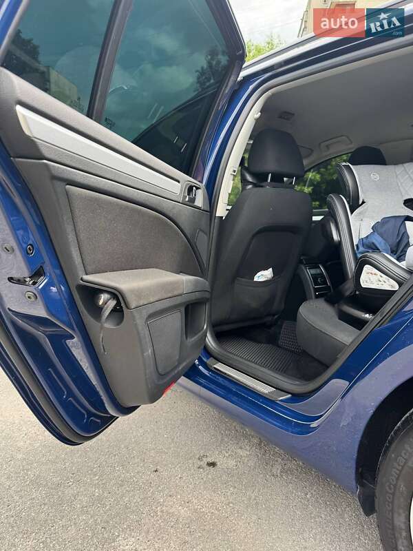 Универсал Skoda Superb 2014 в Львове