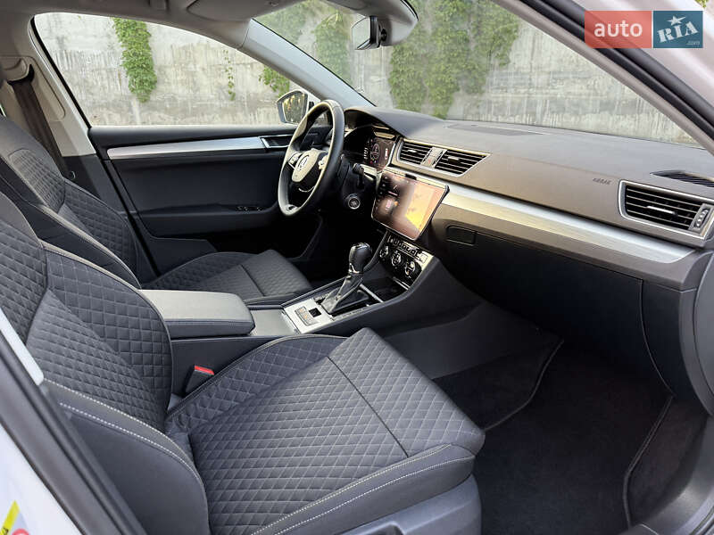 Универсал Skoda Superb 2021 в Ровно
