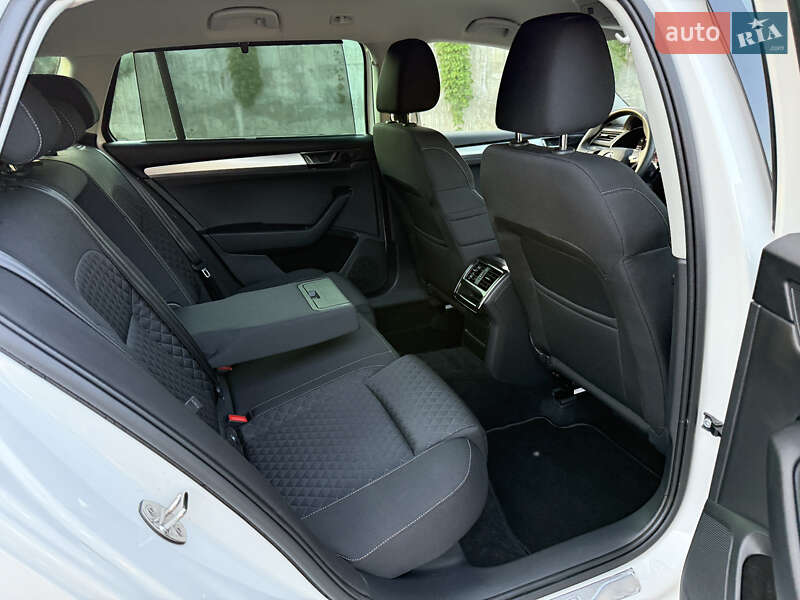 Универсал Skoda Superb 2021 в Ровно