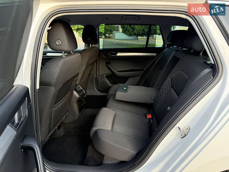 Универсал Skoda Superb 2021 в Ровно