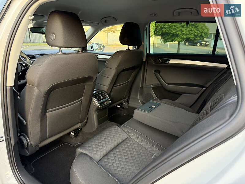 Универсал Skoda Superb 2021 в Ровно