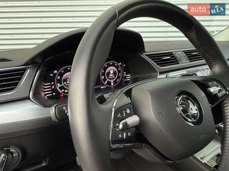 Универсал Skoda Superb 2021 в Ровно