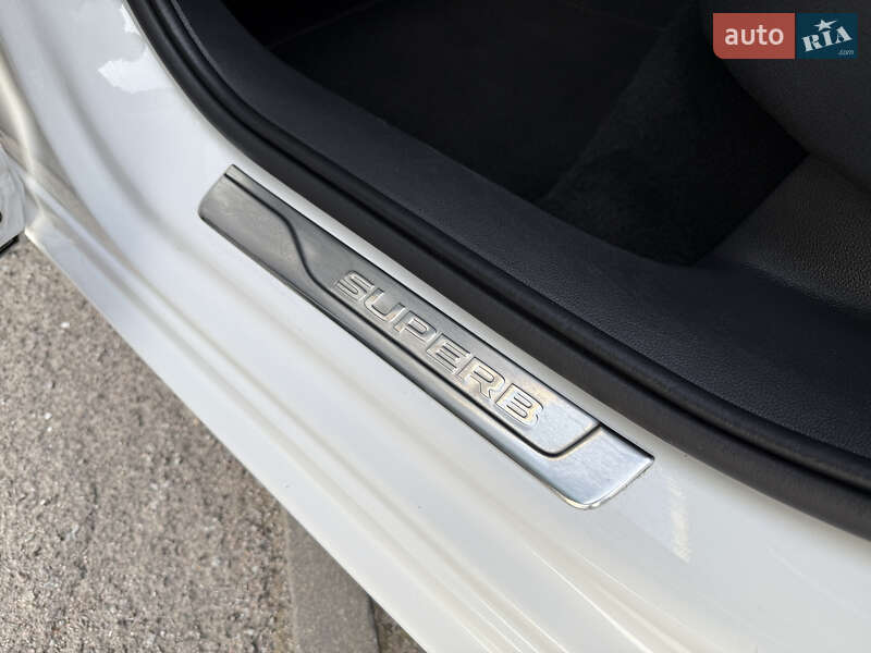 Универсал Skoda Superb 2021 в Ровно
