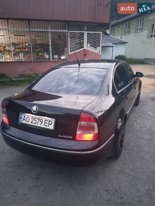 Лифтбек Skoda Superb 2007 в Рахове