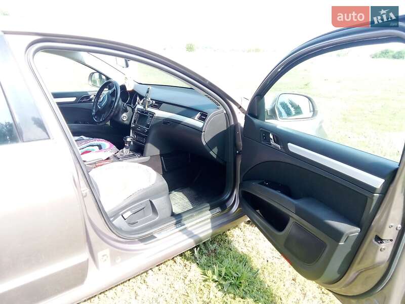 Универсал Skoda Superb 2012 в Раздельной