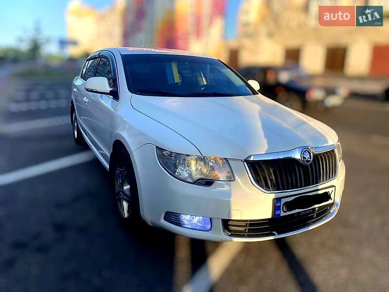 Лифтбек Skoda Superb 2009 в Черкассах