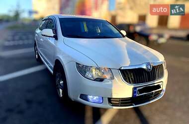 Лифтбек Skoda Superb 2009 в 