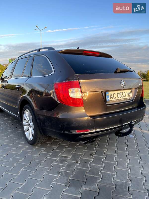 Универсал Skoda Superb 2011 в Луцке