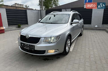 Универсал Skoda Superb 2010 в Староконстантинове