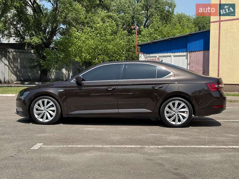 Лифтбек Skoda Superb 2016 в Запорожье