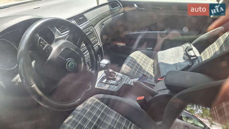 Универсал Skoda Superb 2012 в Збараже