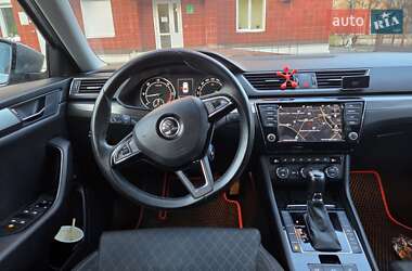 Лифтбек Skoda Superb 2016 в 